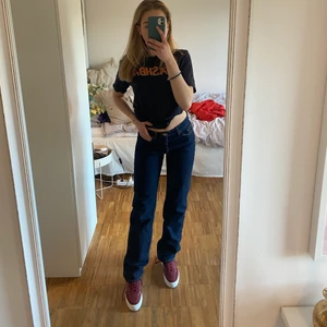 Jeans - Raka jeans från zara. Nyskick, nästintill oanvända. Köpare strå för frakt 