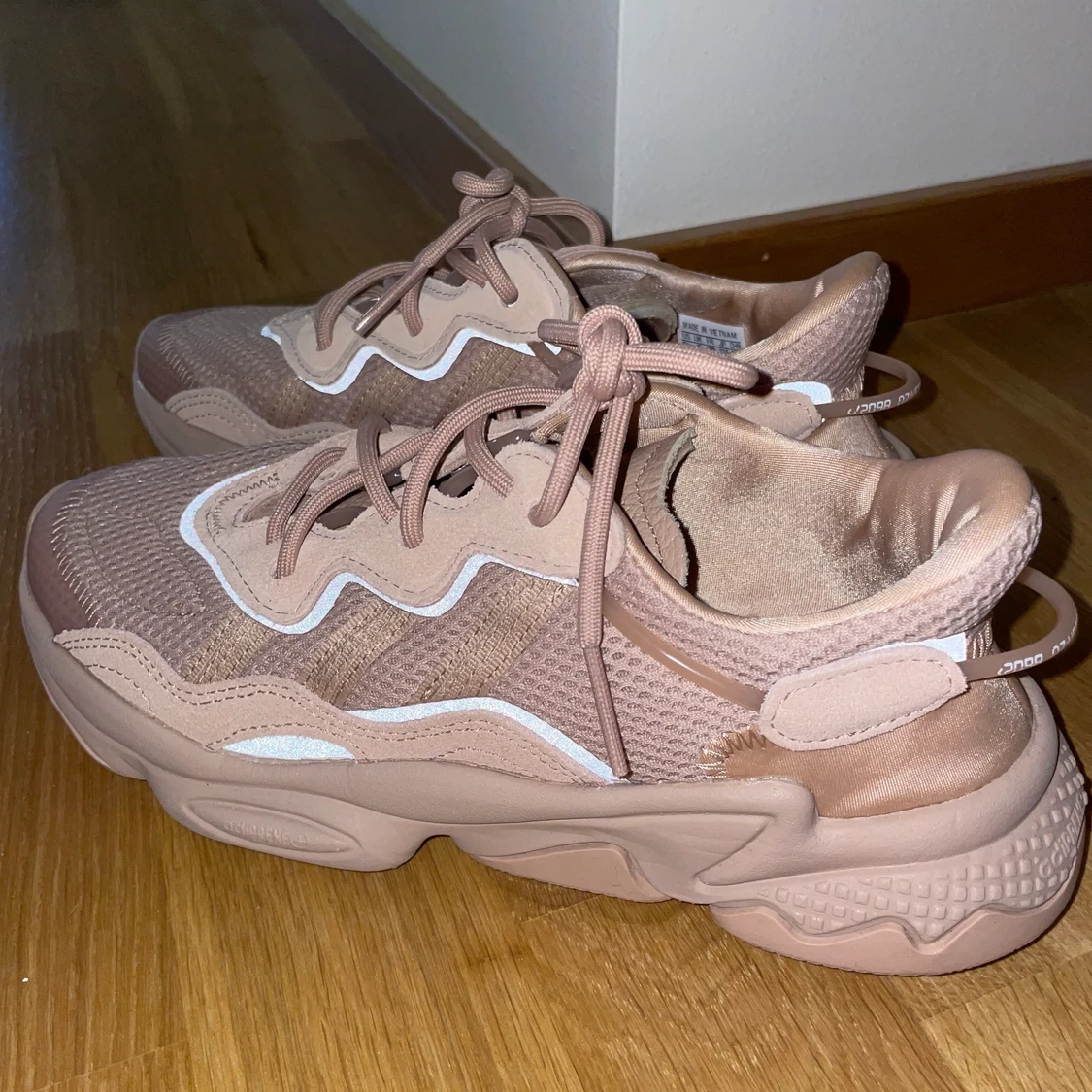 Adidas Ozweego (beige)