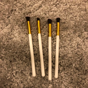 Sminkborstar - Helt nya, 10kr styck eller alla för 35kr