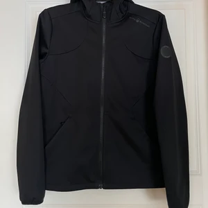 Vindjacka  - Vindjacka från sail racing. I storlek M. Jacka har används ca 3 gånger 