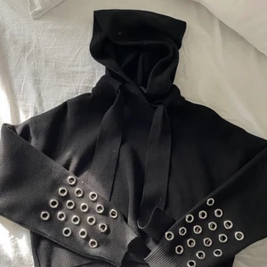 Tröja  - Magtröja från Zara i superskönt material. Nyskick i storlek S. Köparen står för frakten💕 