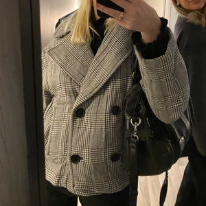 jacka - jacka ifrån zara🤎nypris 699kr men säljer för 350 och priset kan diskuteras