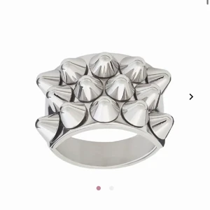 Edblad ring - Säljer denna populära Edblad ringen som är slutsåld, skriv för bilder eller andra frågor. 