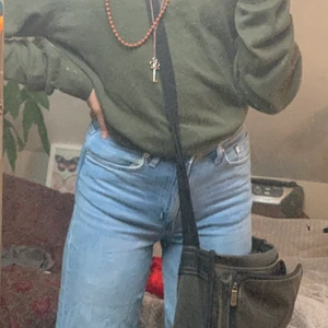 Jeans - Skitballa wide high Waist brallor med lite washout. Dom är mjuka och bekväma. Köpte 2 hand men använd ca 2-3 gånger. Mega swaggy:)