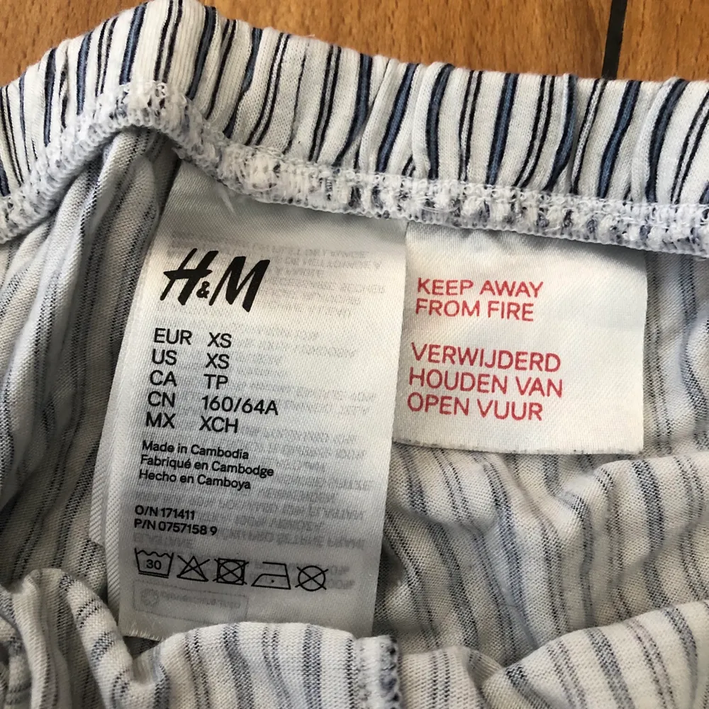 Pyjamas shorts från H&M. Oanvända och ganska nya💓. Shorts.