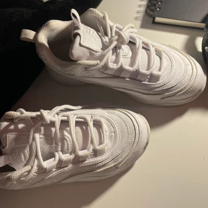 fila platform shoes - chunky fila platform shoes :) in good condition, comfortable material, price can be discussed <3