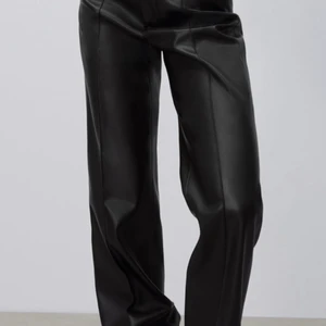 Skinnbyxor zara - Säljer eftersom jag har ett par jag använder så dessa kommer inte till användning, använt typ 2 ggr