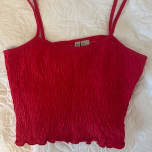 Rött linne från hm - Super gulligt rött linne från HM❤️❤️❤️