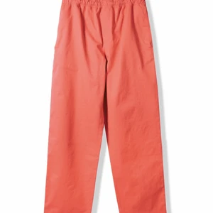 Butter goods casual pant melon - Rymliga chinos i bra skick. Det är från butter goods vinter kollektion 2018. 