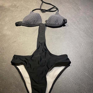 baddräkt - baddräkt färg svart storlek medium köpte i Brasilien 🇧🇷 använda bara flera gånger 