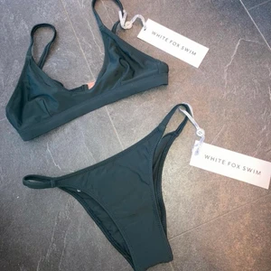 Bikini set - Oanvänd,pris lappar kvar. Storlek S, men tycker att den snarare är en XS, liten i storleken. 