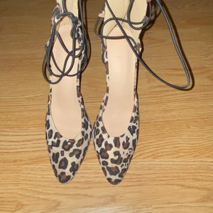 Klackskor - Leopard  klackskor helt nya STL 39 alldrig andvända.