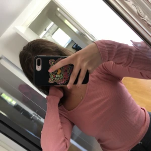 Tröja från Gina - En jättesöt tröja från Gina tyvärr har den inte kommit till användning köpte den för 179 säljer för 70kr 