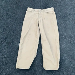 lee  - beiga manchester byxor 