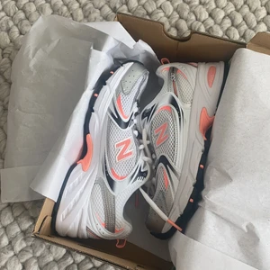 Slutsålda New balance m530 - Oanvända. Beställde för stor storlek. Frakt tillkommer 66kr