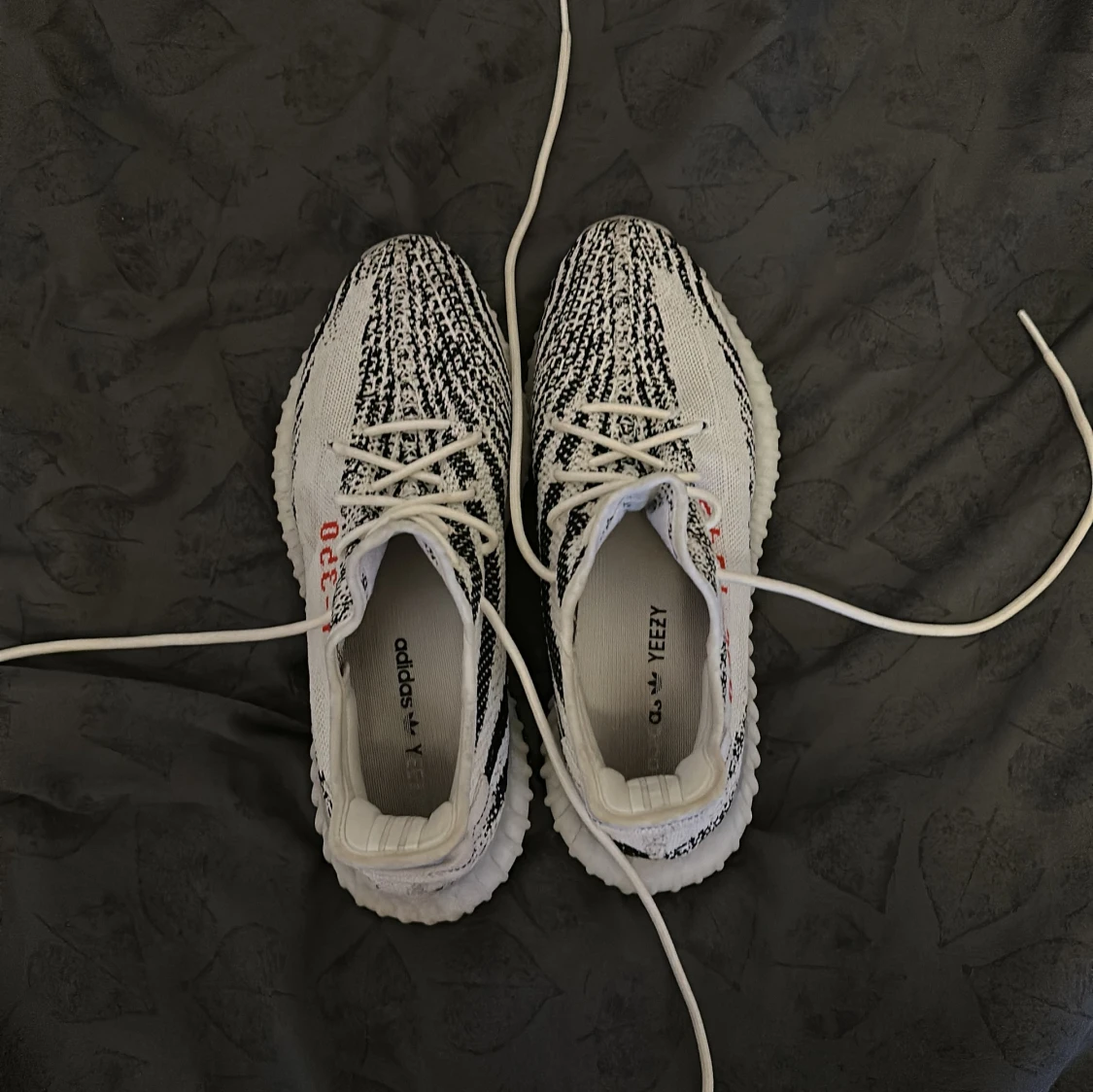 Yeezy 350 Zebras - 90