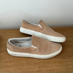 Diemme slip ons - Ett par slip ons ifrån märket diemme, liknar Bottega veneta | skick 9/10 | nypris ca 3000 | bara att höra av sig vid frågor