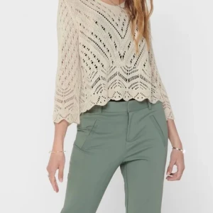 Helt ny beige tröja med detaljer! - Helt ny beige tröja med detaljer från Jdy! Säljer då den inte passade! 