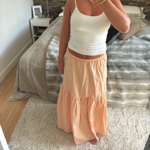 Orange sommarkjol🧡 - Säljer denna långkjol som man både kan ha som en kjol och klänning!🧡 Storlek s