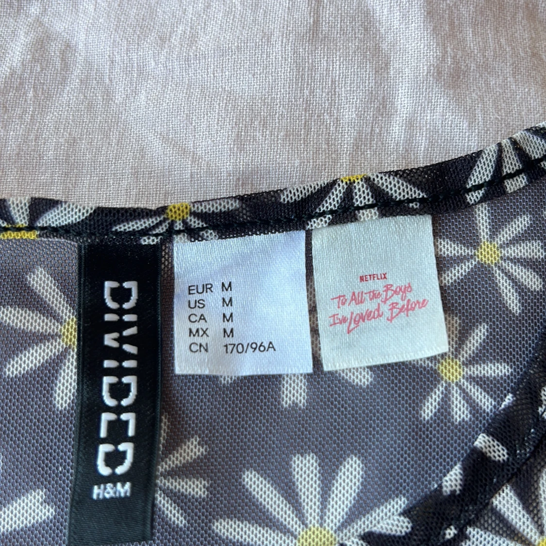 Blommig t-shirt  - 91