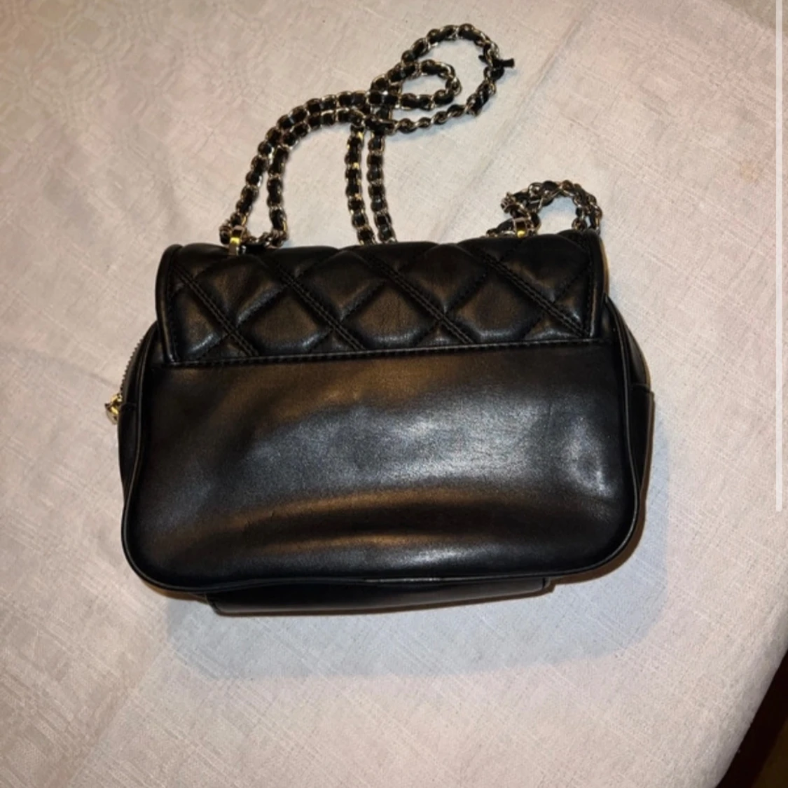 Svart väska   - 3