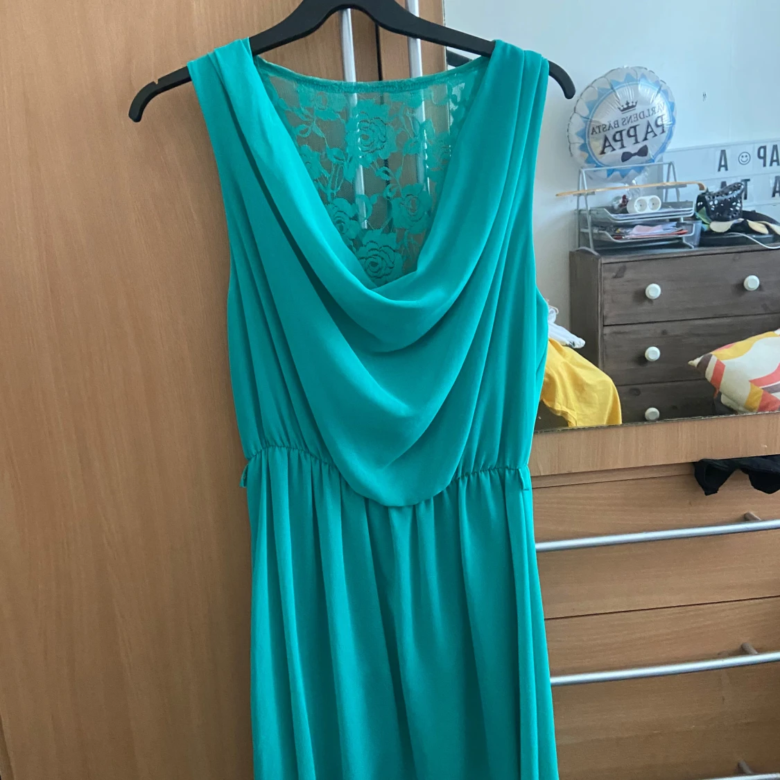 Turkos klänning 