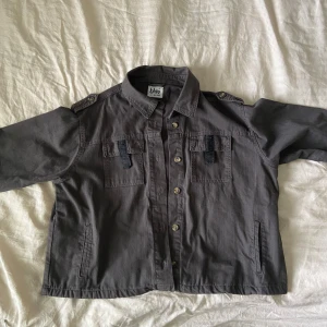 Vintage Blue Seven jeans jacka - Blue seven jeans jacka som sitter ganska croppad. Storlek 44. 