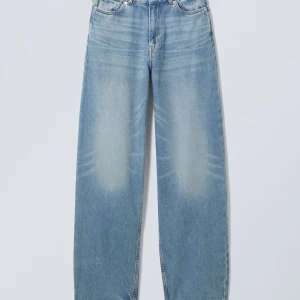 Loose fit jeans - Säljer dom här jeansen med lös passform. Dom är oanvända och uppsydda. Pris kan diskuteras❣️