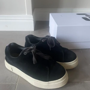 Eytys doja  - Säljer mina fina eytys som inte längre kommer till användning, de är använda men fortfarande i ett väldigt fint skick skulle jag säga 💕skokartong medföljer och där är bara att skriva om det är något ni undrar eller om fler bilder skulle behövas 💕