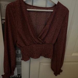 Tröja - Använd fåtal gånger. I mycket bra sick