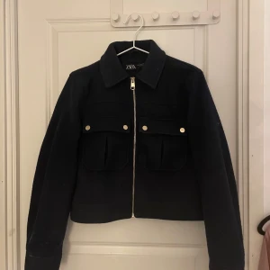 Zara kappa  - Jätte fin kort zara kappa i storlek xs