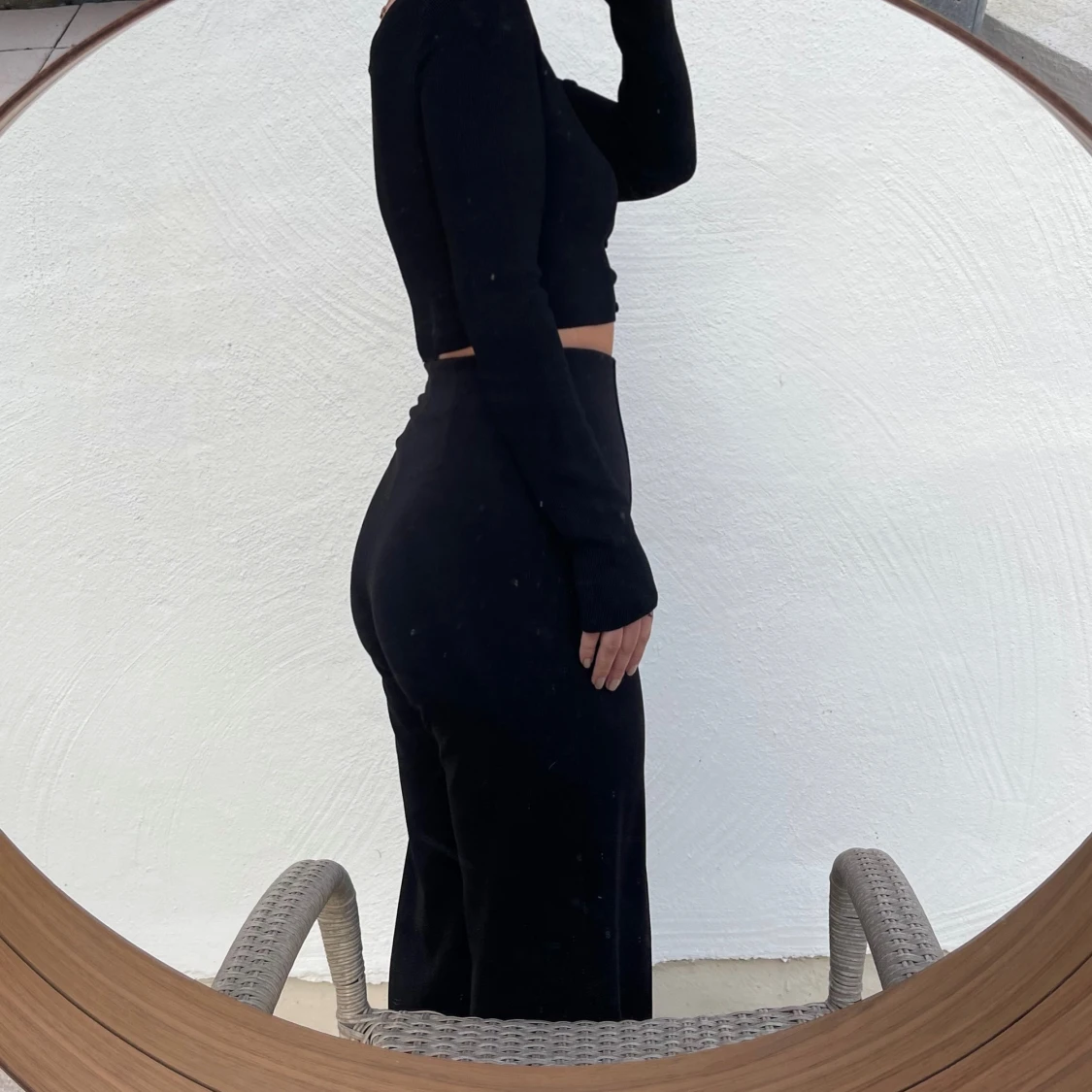 Svart croppad tröja med knappar - 90