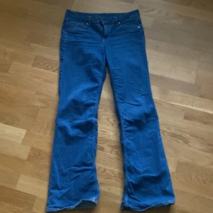 Byxor - Detta är ett par byxor som jag inte vet vart dom kommer från. Har  aldrig använt dom och dom är i ett bra skick. 