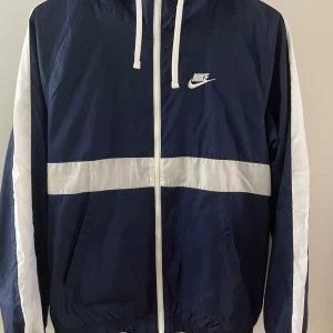 Nike vindjacka  - Storlek XS men passar även S, bra skick 
