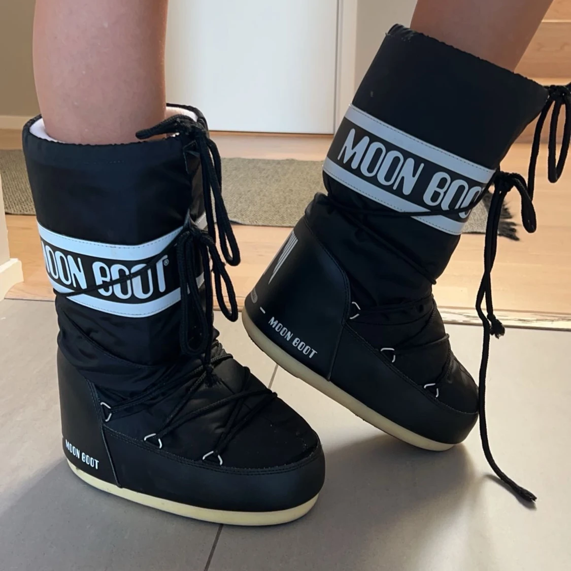 Moon boots