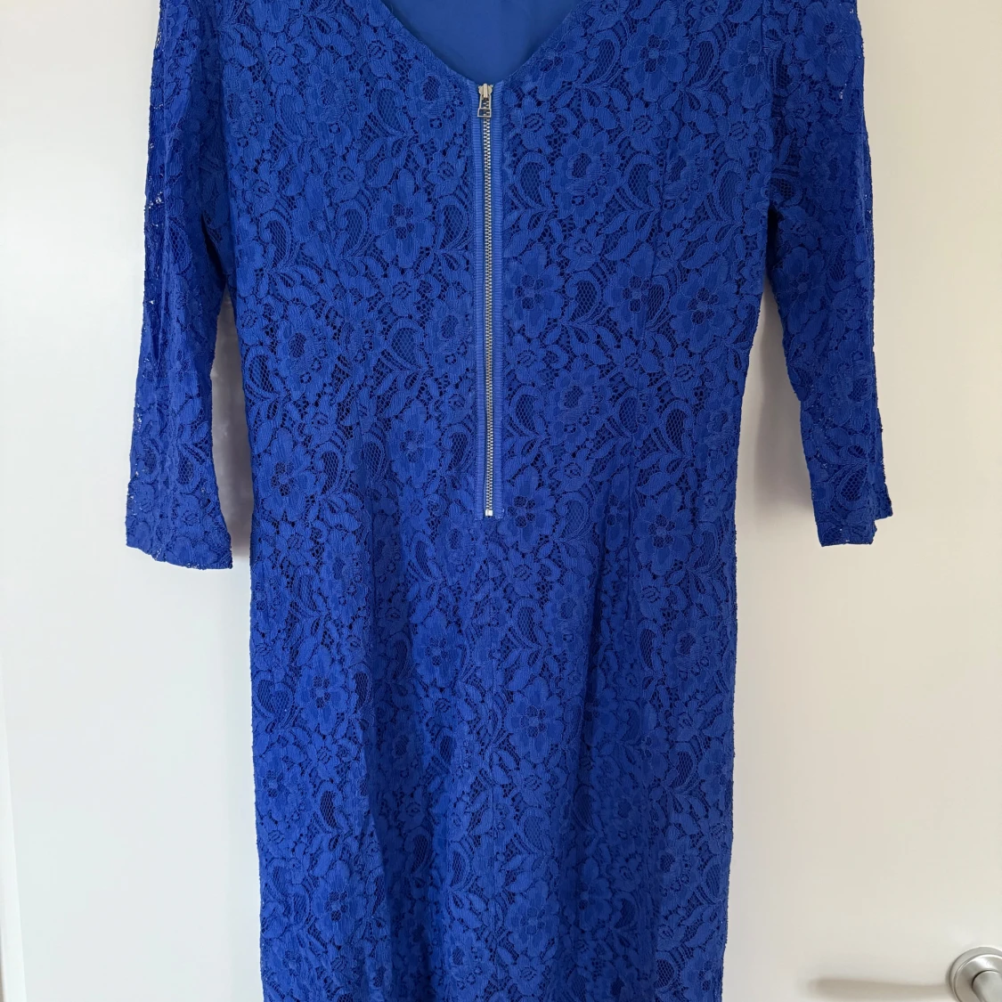 Blå spetsklänning från InWear - 91