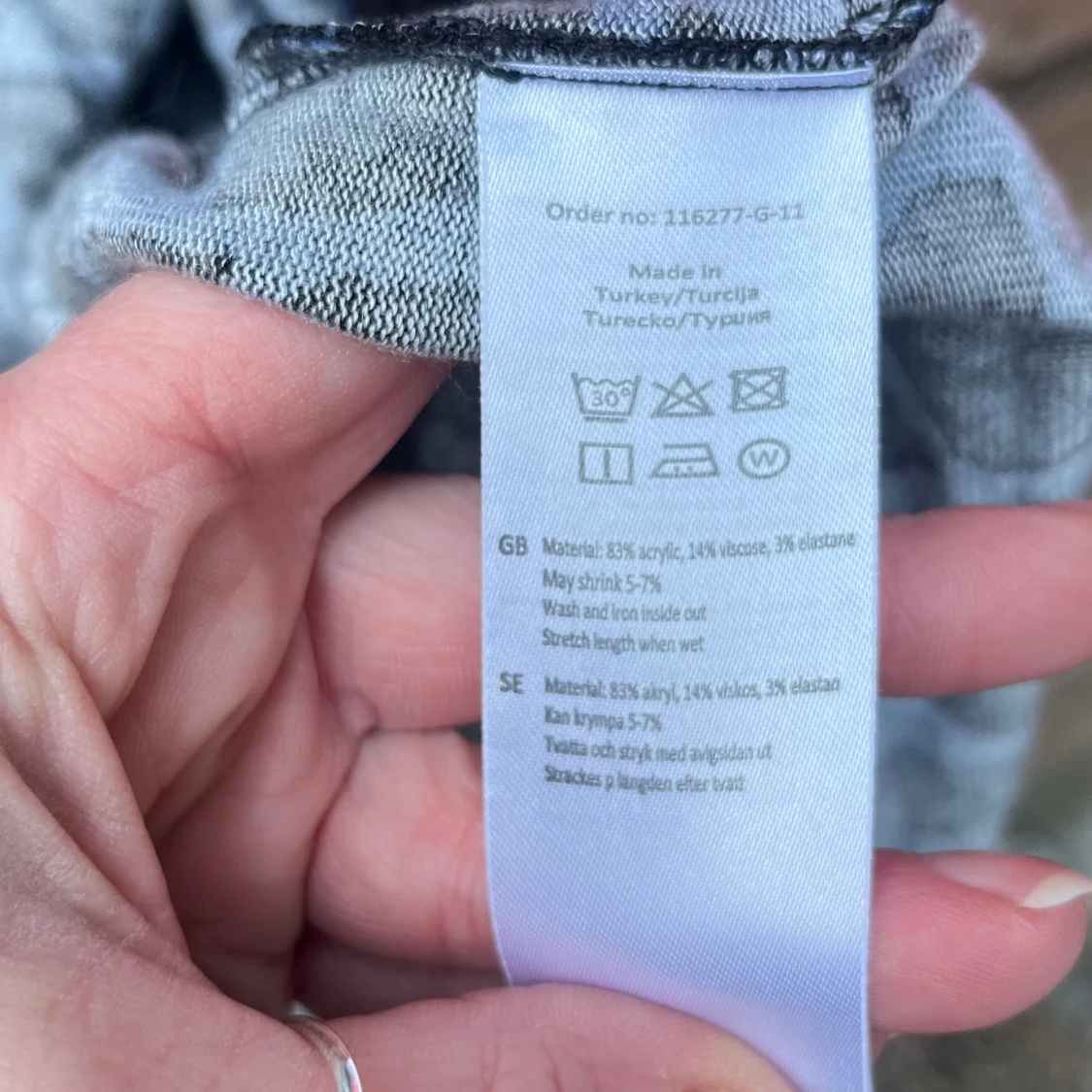 Snygg lång finstickad kofta med fickor - 91