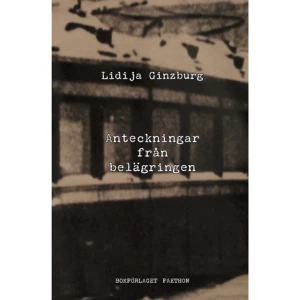 Anteckningar från belägringen (inbunden) - Lidija Ginzburg (19021990) antecknade hela sitt liv. I sina anteckningar strävade hon efter att skapa en prosa som kombinerade det konstnärliga och det vetenskapliga. En prosa som skulle säga mer om människan än de två genrerna enskilt för sig. Under Lenin-grads belägring, under svälten, nöden och det dubbla hotet från den sovjetiska säkerhetspolisen och den tyska arméns bombardemang, blev hennes anteckningar också ett sätt att hålla sig vid liv genom att skapa någon sorts mening. Hennes bearbetade anteckningar är en närmast vetenskaplig betraktelse av »belägringsmänniskan« som social varelse, med reflexioner över människans natur, de intellektuellas ansvar och konstens, kärlekens och det gemensamma livets förutsättningar. Här presenteras Anteckningar från belägringen i reviderad och utökad utgåva. Ginzburgs senare anteckningar om boken har inkluderats, något som kastar ljus över dess tillkomst. Karin Grelz har såväl översatt som skrivit efterord och kommentarer till texten.    Format Inbunden   Omfång 151 sidor   Språk Svenska   Förlag Bokförlaget Faethon   Utgivningsdatum 2022-11-21   Medverkande Karin Grelz   Medverkande Karin Grelz   Medverkande Aleksandr Kusjner   ISBN 9789189728059  