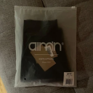 Aim’n Black sense tights - Leggings från Aim’n i modellen ”Black sense tights” 🤍 Superskönt material! Helt oanvända.