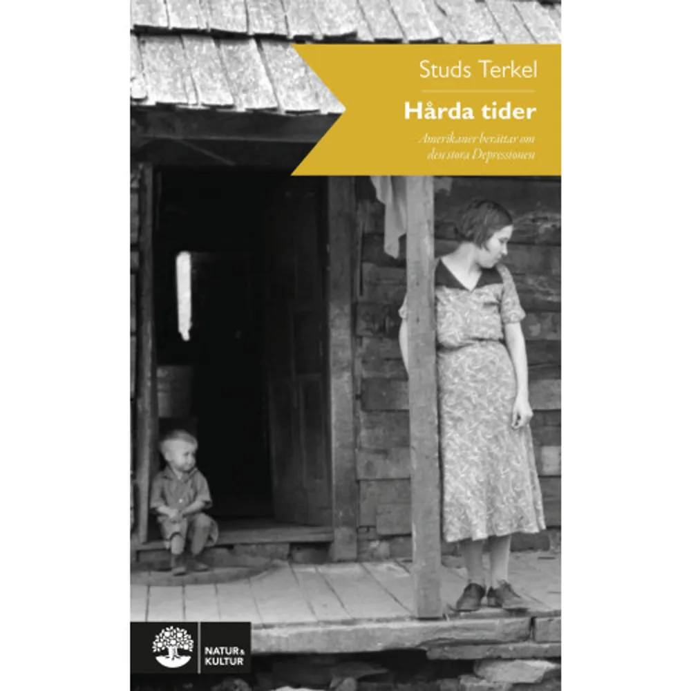 ”Detta är en bok om Amerika, om 30-talet och om oss själva - depressionen har allmängiltig betydelse därför att den visar hur nödvändigt det är att demokratin äger handlingskraft.”Ur Olof Palmes förord ”Hårda tider återger inte depressionsåren – den är dem.”Arthur Miller ”Läs en sida, vilken som helst. Försök sedan att sluta.”The National Observer Wall Street, New York, en oktoberdag 1929. Börskraschen sätter punkt för det glada 20-talet. Miljoner amerikaner kastas ut i ett årtionde av arbetslöshet, svält, förtvivlan. Studs Terkel uppsökte några av dem som minns dessa hårda tider och lät dem tala fritt till hans bandspelare –tiggare, strippor, gangsters, politiker, skattmasar, affärsmän,hemmafruar, präster, skådespelare. Resultatet är inte enbart en rörande och upprörande fresk av livsöden och livsvisdomar utan också ett skickligt exempel så kallad ”oral history”. I förlängningen väcker boken också frågan: kan detta upprepas, och hur skulle det bli då?    Format Danskt band   Omfång 335 sidor   Språk Svenska   Förlag Natur & Kultur Allmänlitteratur   Utgivningsdatum 2022-02-04   Medverkande Dieter Strand   Medverkande Olof Palme   Medverkande Kjell Östberg   ISBN 9789127176287  . Böcker.