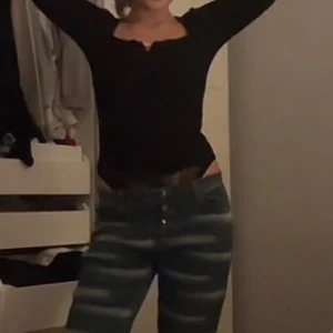 Svart spetsbody  - Sååååå himla snygg spetsbody!🩷 Endast testad, med lapp kvar! Stl M men passar även S