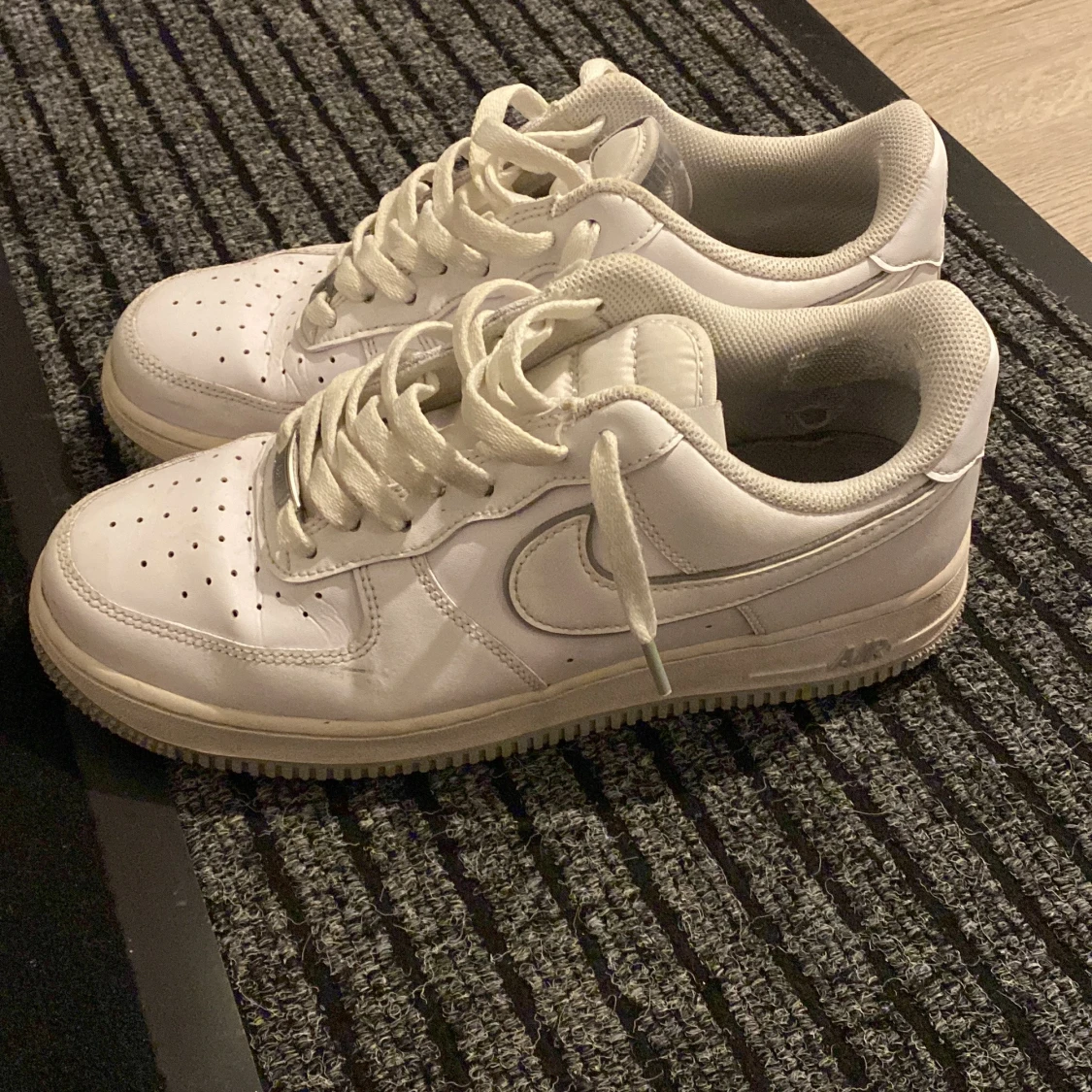 Vit/grå Nike Air Force sneakers - 92