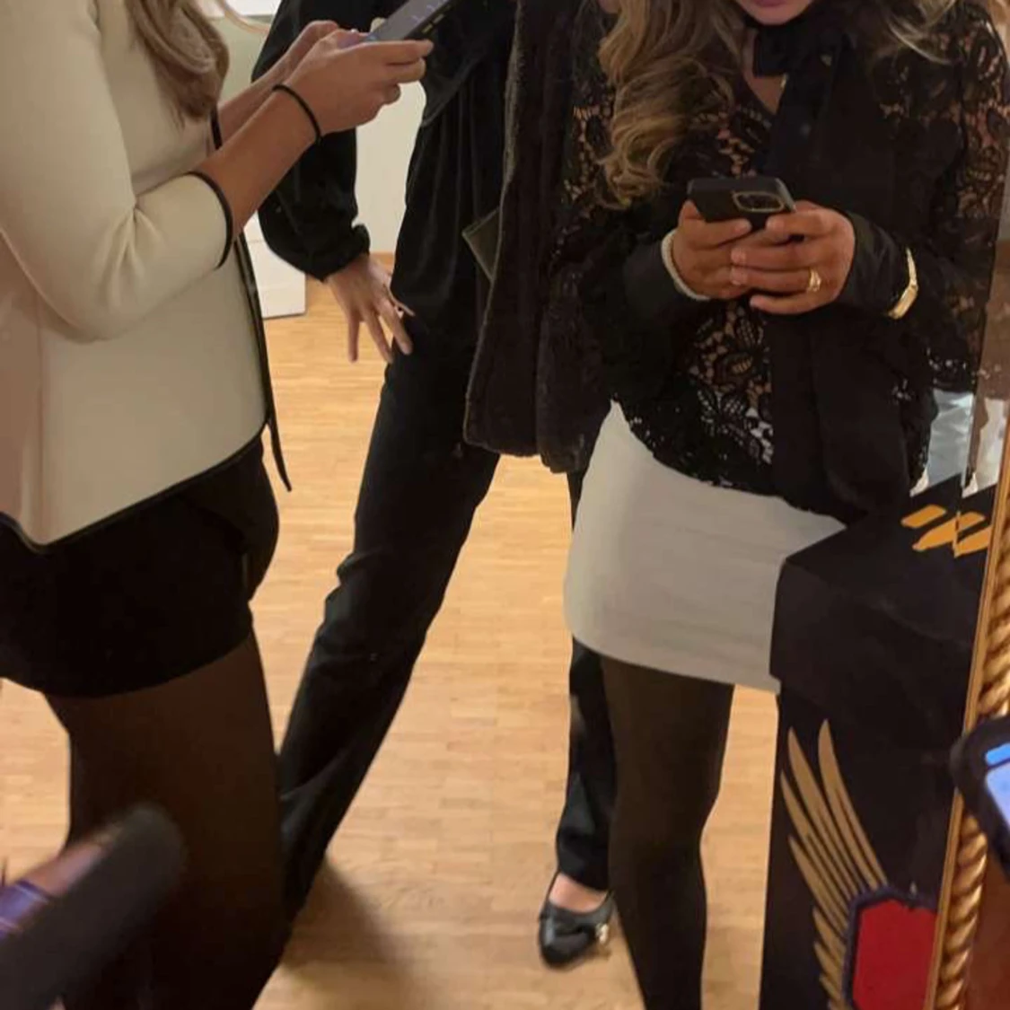 Svart spetstopp med rosett - 91