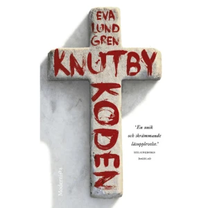 Knutbykoden (pocket) - I januari 2004 mördas en kvinna brutalt i ett litet svenskt samhälle, och hennes granne förs till sjukhus med livshotande skador. Under de följande månaderna rullas ett osannolikt svartsjukedrama upp i medierna - det så kallade Knutbydramat - där otrohet vävs samman med maktbegär och en blind vilja till lydnad inför Gud. Knutbykoden bygger på en lång rad samtal som Eva Lundgren fört med den livstidsdömde pingstpastorn Helge Fossmo på Kumla-fängelset. Att Fossmo var en av de ansvariga för händelserna stod bortom alla tvivel, men i samtalen och under sitt arbete med rättsprotokoll och opublicerat material började Lundgren ana ett mönster, något som fattades i mediebilden och som måste blottläggas för att vi ska kunna förstå det som skedde i Knutby. Detta mönster kallar hon »Knutbykoden«EVA LUNDGREN, född 1947 i Norge, är genusvetare och författare. Mellan 1993 och 2011 var hon professor i sociologi vid Uppsala universitet, med särskild inriktning på kvinnoforskning vid Avdelningen för samhällsvetenskaplig genusforskning.»Omskakande läsning som stämmer till eftertanke.« DALA-DEMOKRATEN »I Helge Fossmos berättelse framträder en bisarr och kuslig Knutbyvärld. En mycket spännande bok.« SMÅLANDSPOSTEN »Jag har inte blivit så fängslad av en bok sedan Stieg Larssons trilogi.« BERGENS TIDENDE    Format Pocket   Omfång 376 sidor   Språk Svenska   Förlag Modernista   Utgivningsdatum 2019-10-02   Medverkande Silje Lundgren   Medverkande Eva Lundgren   ISBN 9789178932573  