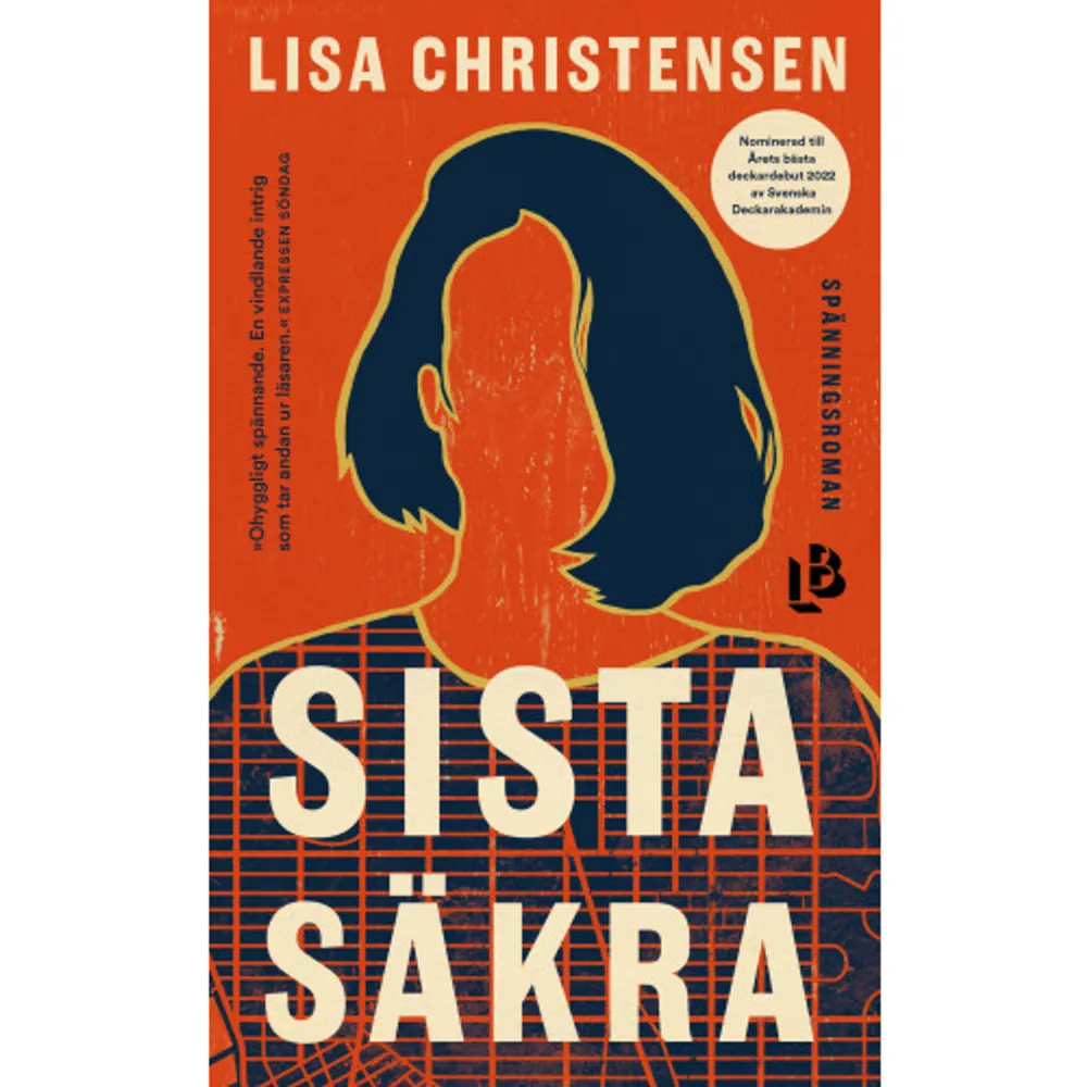 Nominerad till Årets bästa deckardebut 2022 av Svenska Deckarakademin11 september 2001. En kvinna befinner sig i World Trade Centers norra torn på väg mot sitt livs viktigaste möte. Samtidigt som hon kliver ut ur hissen på 78:e våningen närmar sig ett flygplan byggnaden. 2001. Gotländska Leina är au pair hos en lyckad familj på Manhattan, men under den perfekta ytan är inget som det verkar. När Leina anklagas för att arbeta svart anar hon att någon vill bli av med henne, och att den anonyma angivaren finns i hennes närmaste krets. 2018. Audrey är en framgångsrik psykolog som lever ett stillsamt familjeliv i Connecticut. En dag får hon besök av en patient som får allt att krackelera, även hennes egen fasad. Ju djupare hon gräver i patientens förflutna desto mer finner hon om sitt eget, likt en spegelreflektion. Men vilken av spegelbilderna är den äkta? Plötsligt vet Audrey inte längre om hon är god eller ond. Sista säkra är en psykologisk spänningsroman om familjehemligheter, identitet, rollspel och om hur livet kan forma sig kring tomrummet efter en tragedi. Den utspelar sig i USA och Sverige under millenniets första årtionden som inleddes med terrorattacken 9/11. Det är en suggestiv och labyrintisk berättelse där ingenting är som det verkar. Detta är den andra fristående delen i en trilogi om rollspel och identitet.LISA CHRISTENSEN debuterade 2020 med romanen Spela roll och nominerades samma år till Adlibrispriset som Årets debutant. Lisa har rötter i Sverige och USA och har bland annat bott på Seychellerna och i London. När hon inte skriver arbetar hon med marknadsföring och bor idag i Stockholm med sin man och tre barn. 