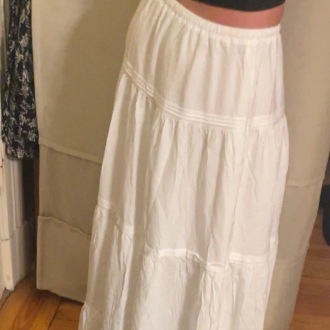 Vit långkjol med knytband - 90