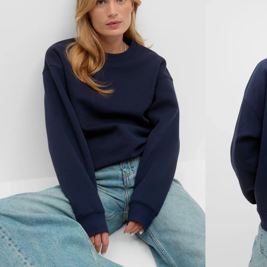 Mörkblå sweatshirt