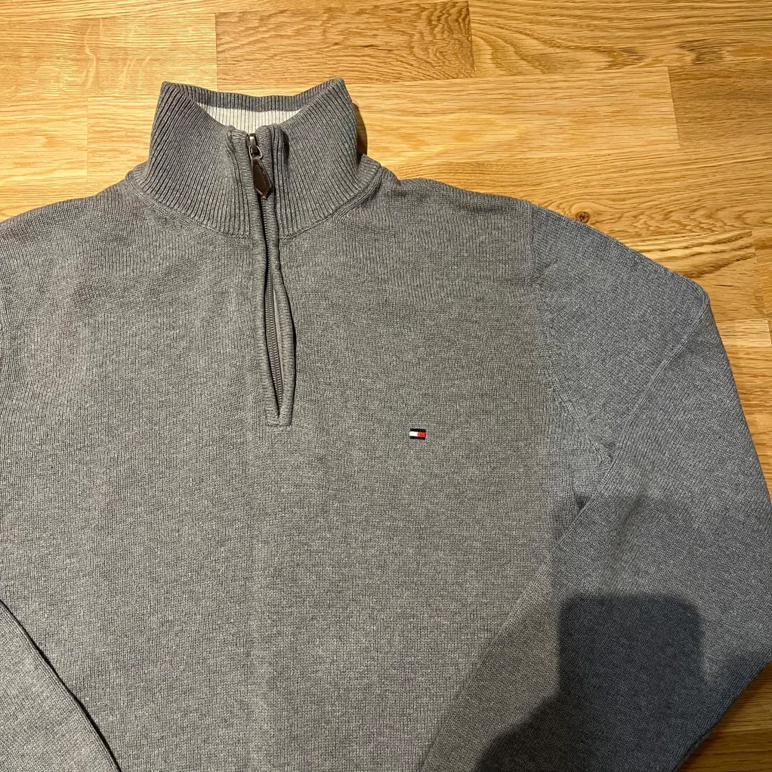Grå quarter zip tröja från Tommy Hilfiger - 91