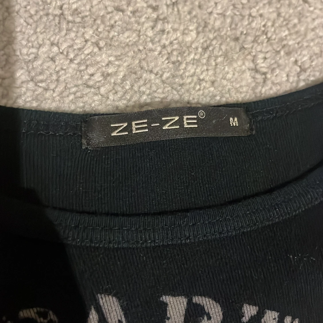 Superskön Svart långärmad topp från Ze-Ze i S/M - 90