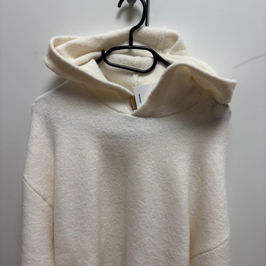 Vit stickad hoodie - 91